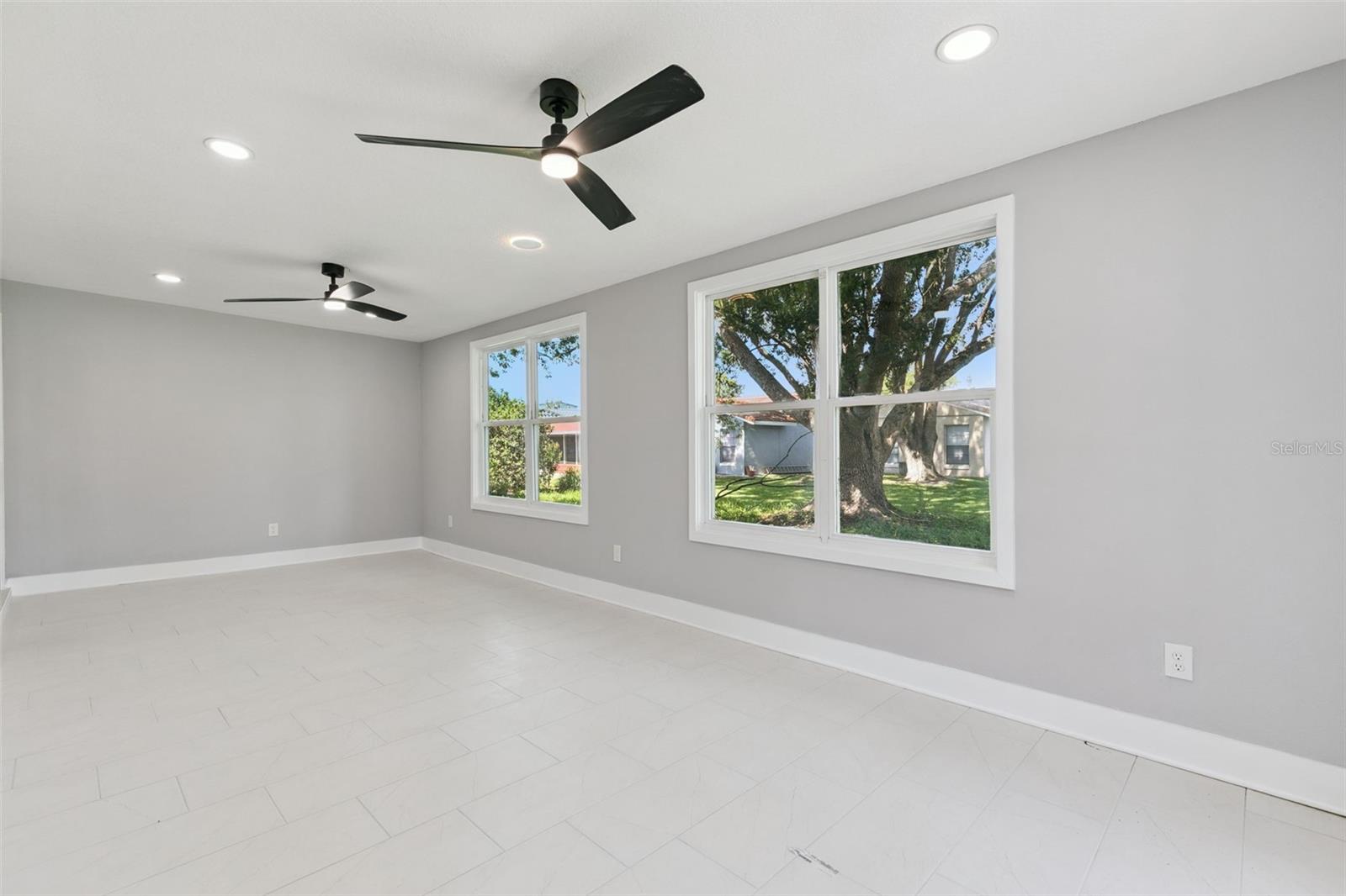 WINDMILL POINTE - Residential