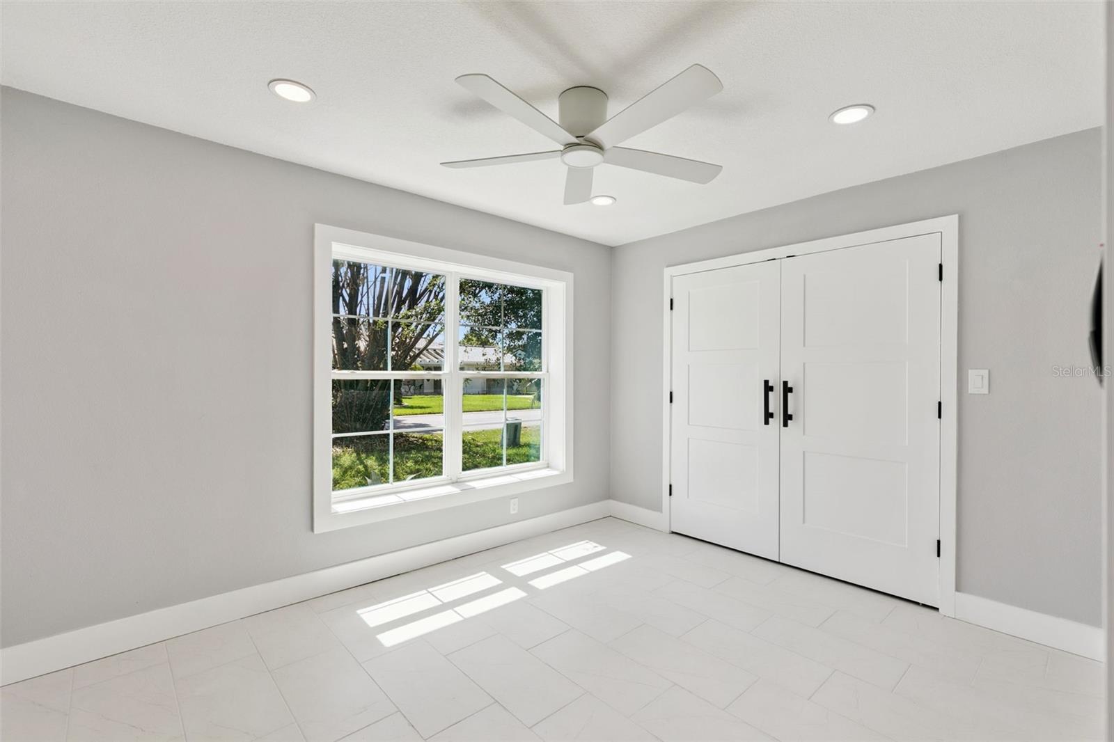 WINDMILL POINTE - Residential