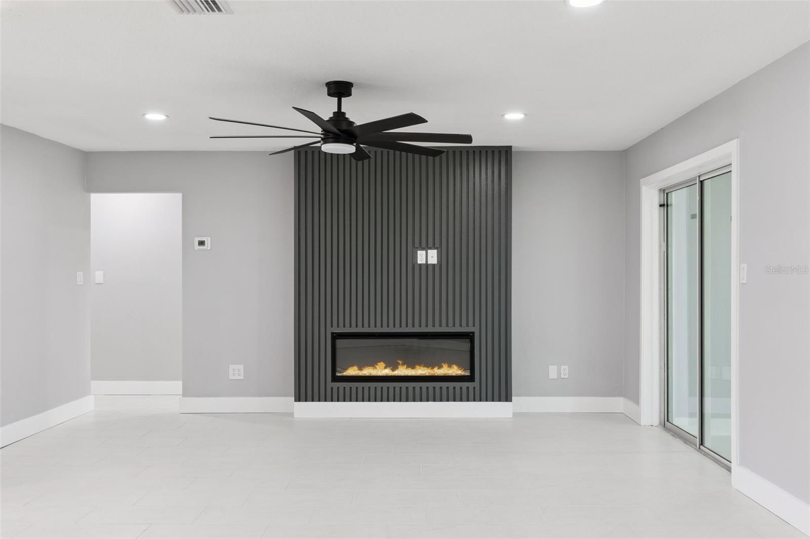 WINDMILL POINTE - Residential