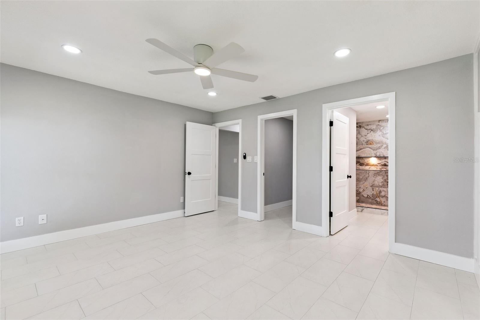 WINDMILL POINTE - Residential