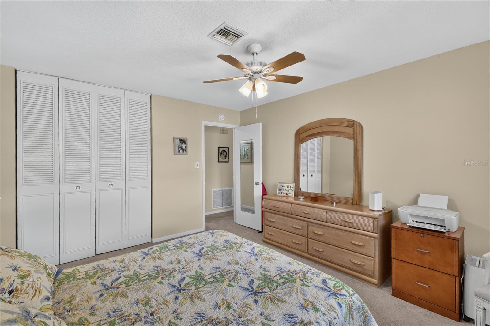 MOUNT DORA PARK SOUTH CONDO UNIT 01 - Residential