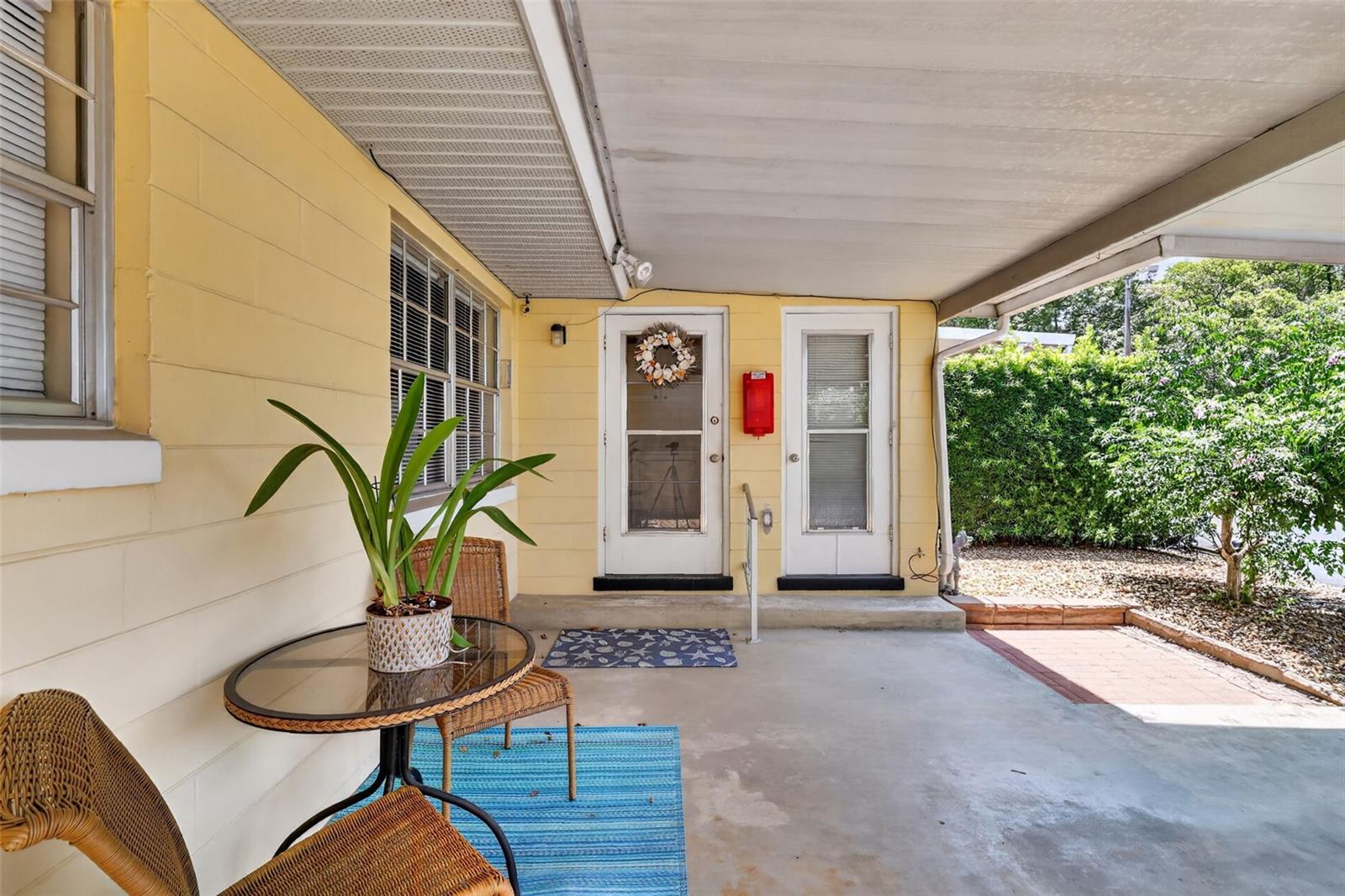 MOUNT DORA PARK SOUTH CONDO UNIT 01 - Residential
