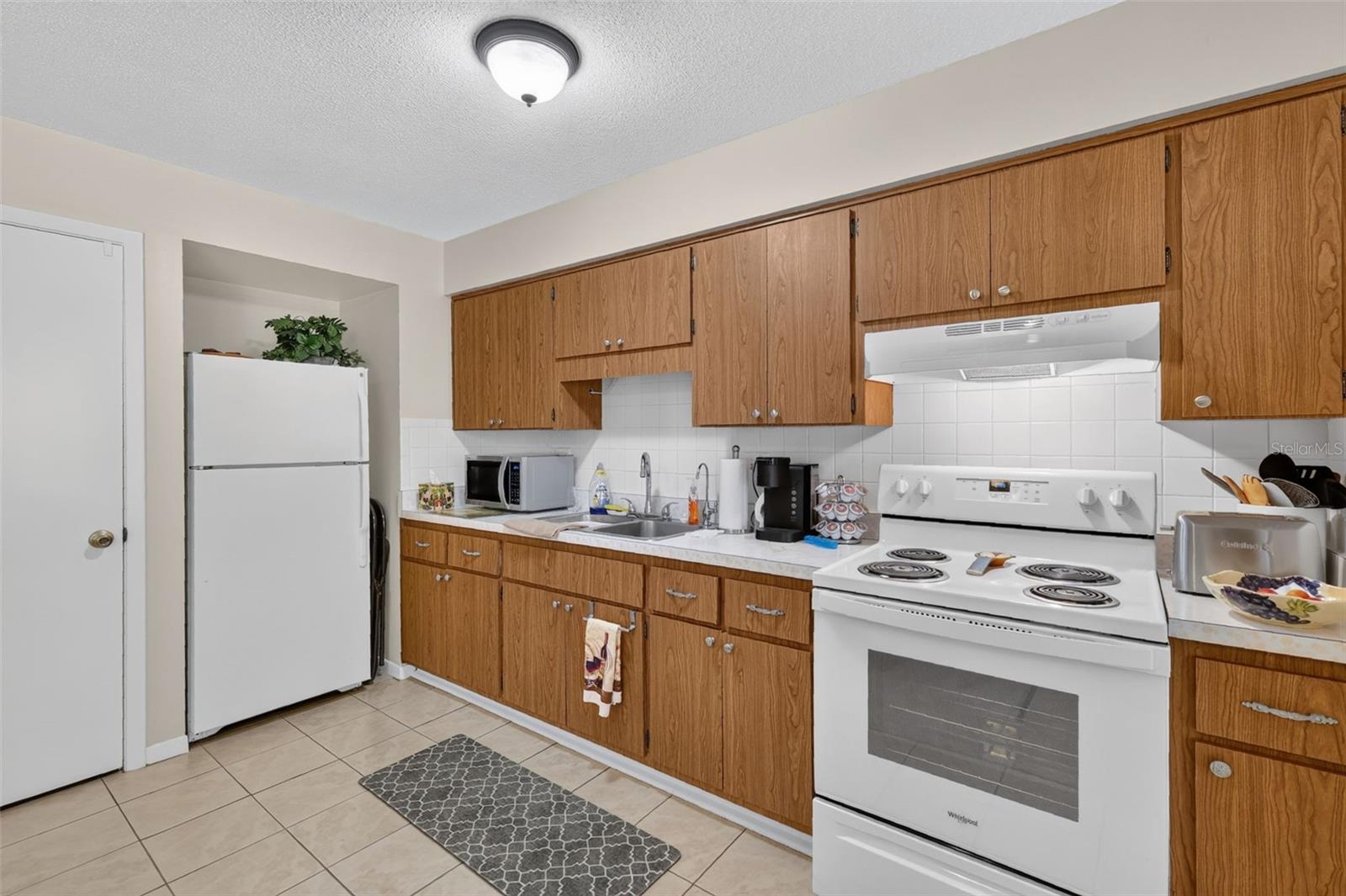 MOUNT DORA PARK SOUTH CONDO UNIT 01 - Residential