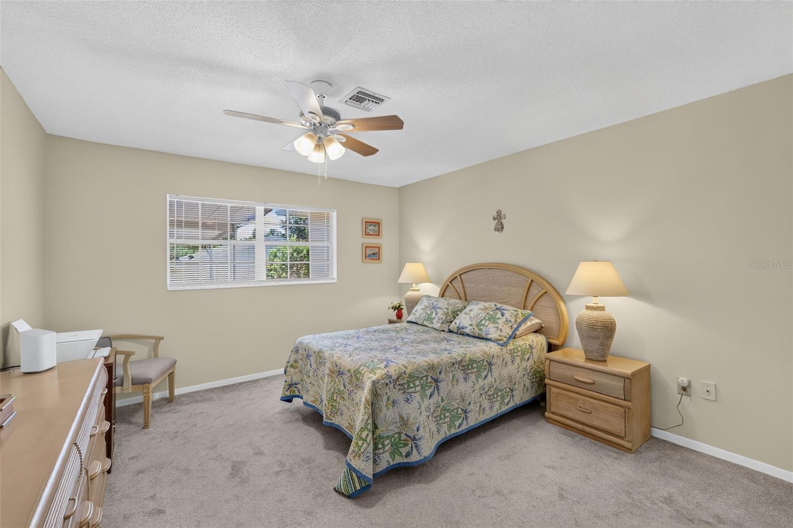 MOUNT DORA PARK SOUTH CONDO UNIT 01 - Residential