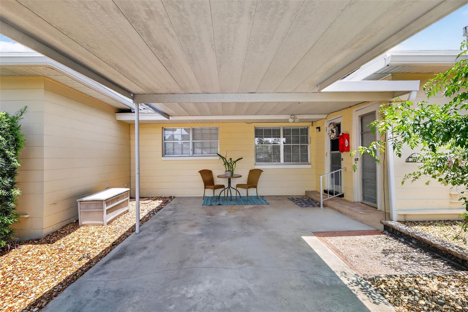 MOUNT DORA PARK SOUTH CONDO UNIT 01 - Residential