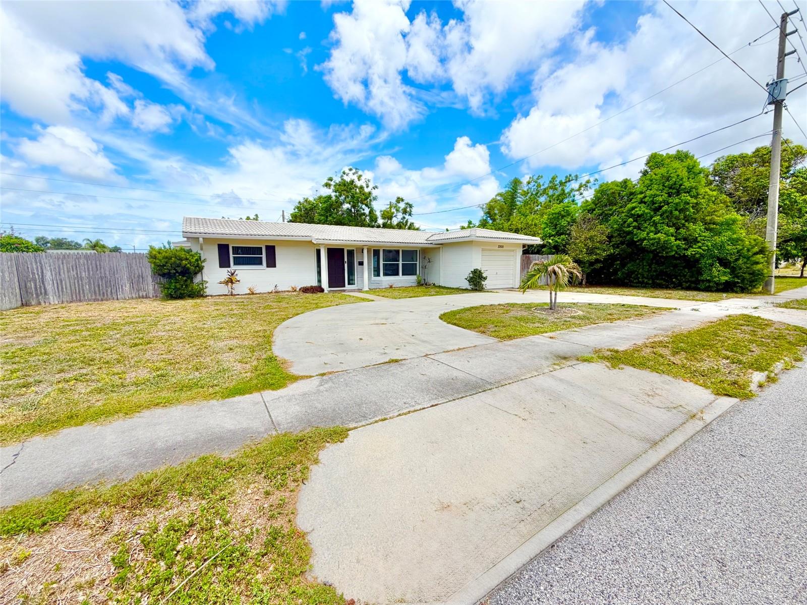 SHERYL MANOR - Residential