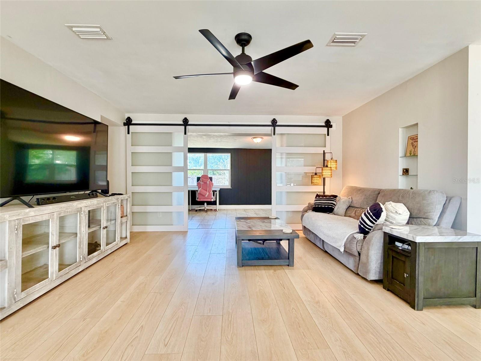 SHERYL MANOR - Residential