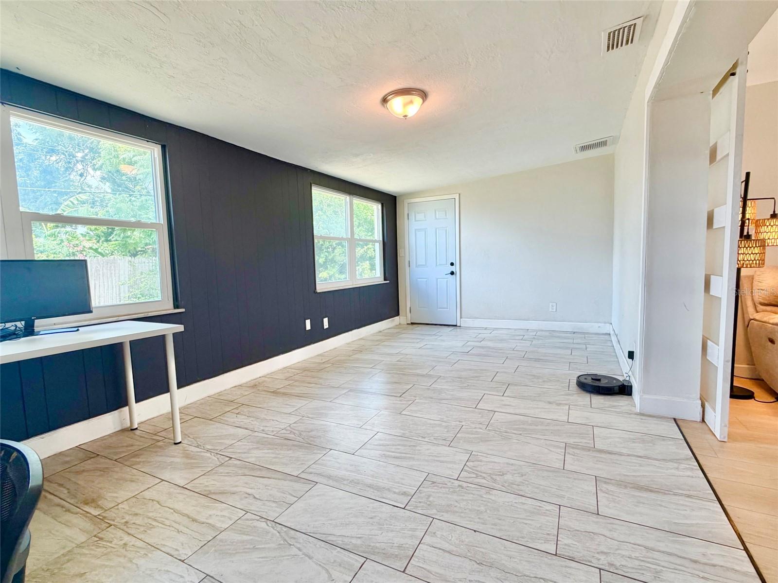 SHERYL MANOR - Residential