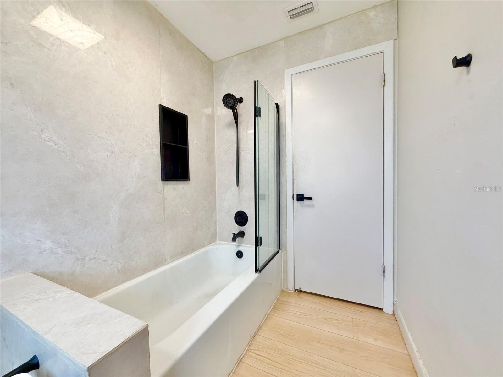 SHERYL MANOR - Residential
