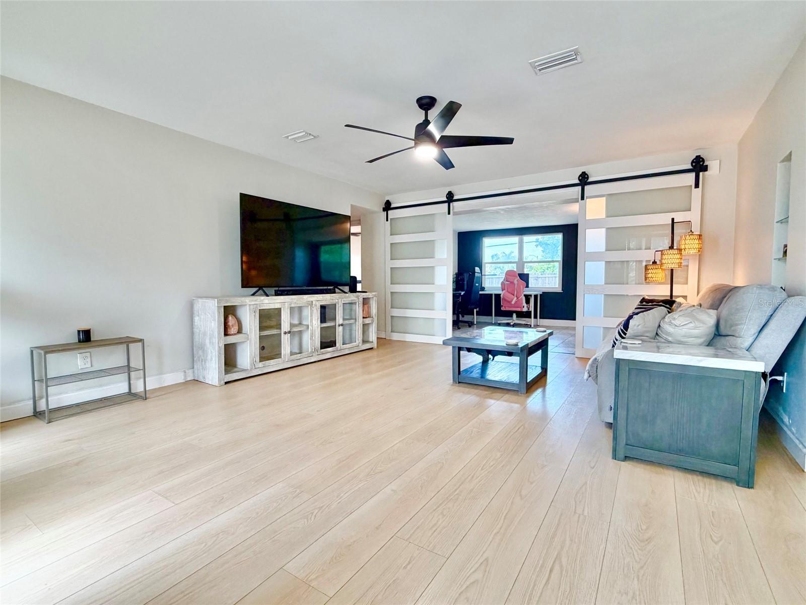 SHERYL MANOR - Residential