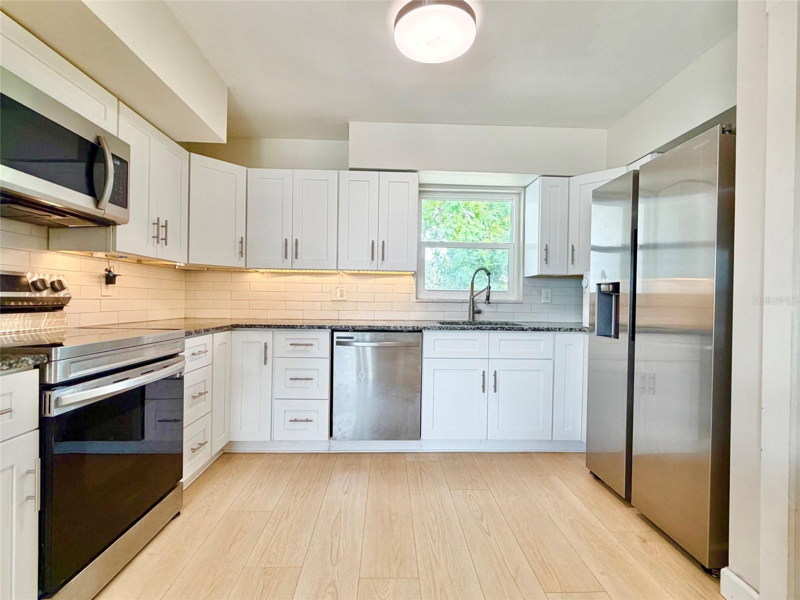 SHERYL MANOR - Residential