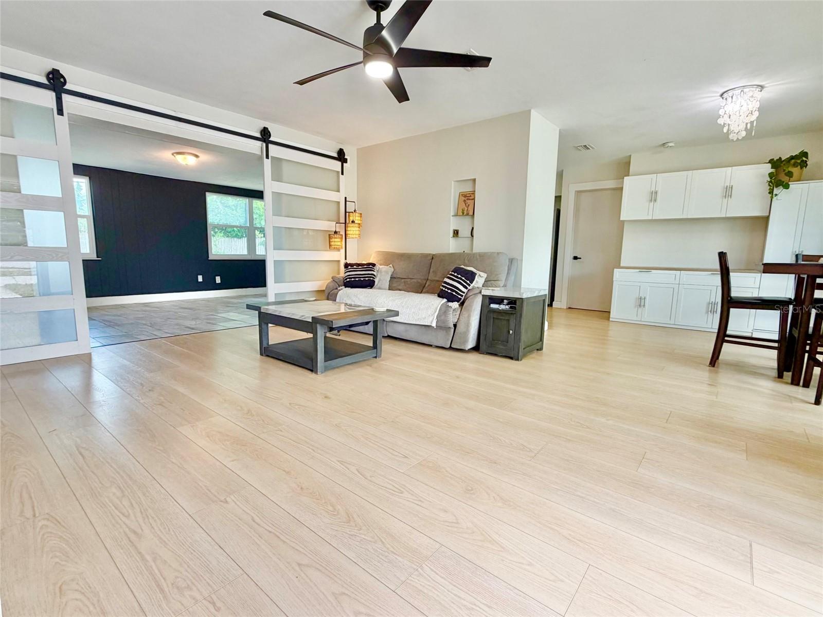 SHERYL MANOR - Residential