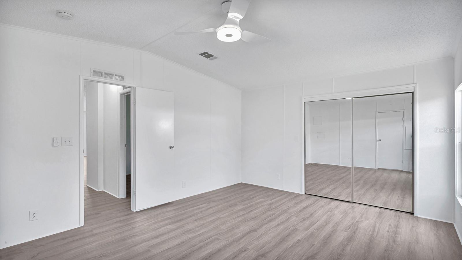 ZELLWOOD STATION - Residential