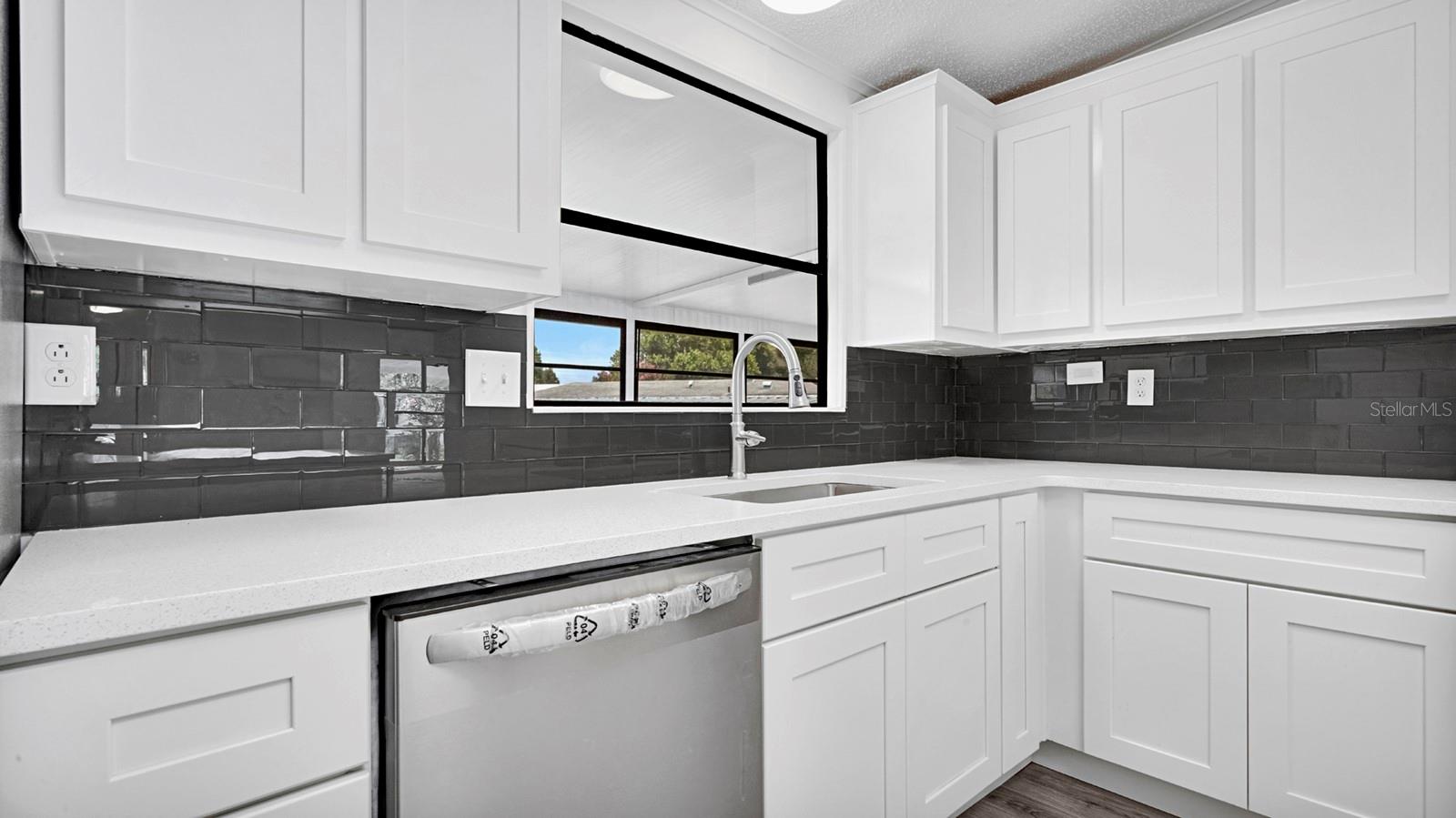 ZELLWOOD STATION - Residential