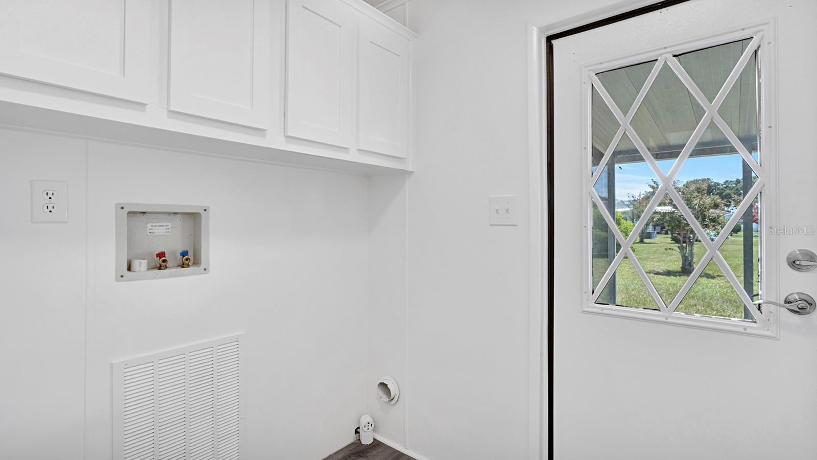 ZELLWOOD STATION - Residential