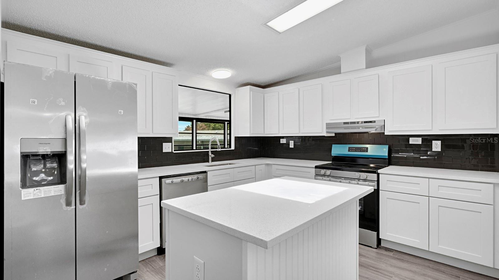 ZELLWOOD STATION - Residential