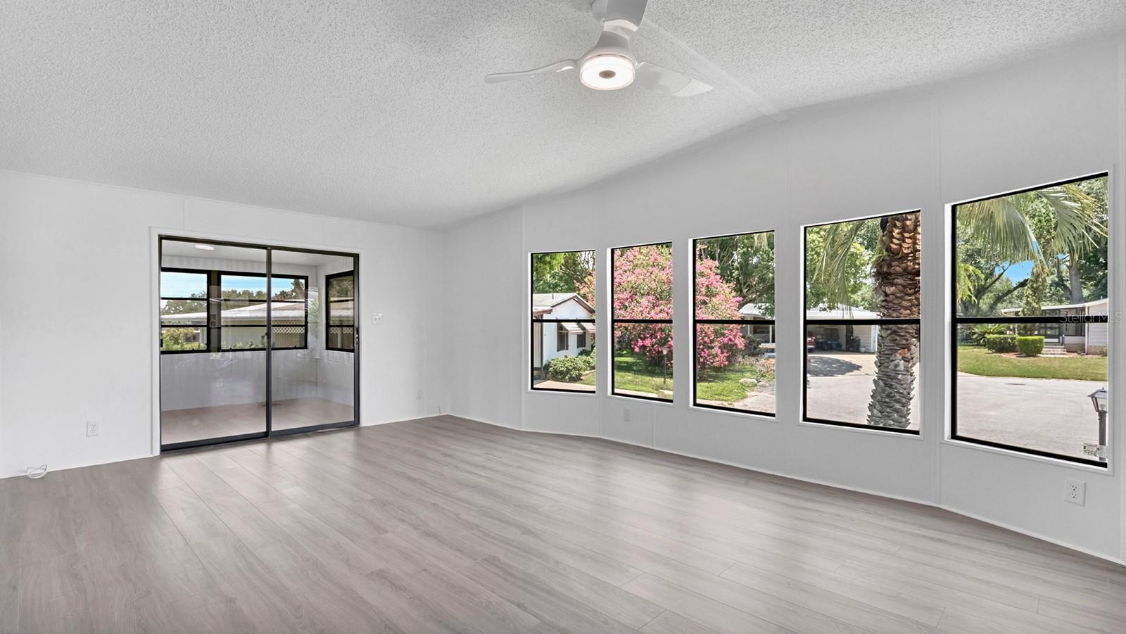 ZELLWOOD STATION - Residential