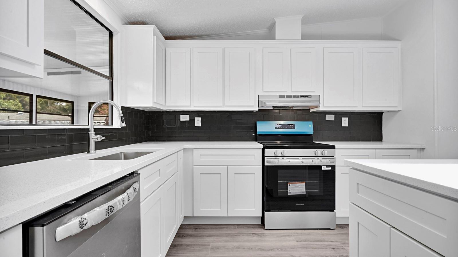 ZELLWOOD STATION - Residential