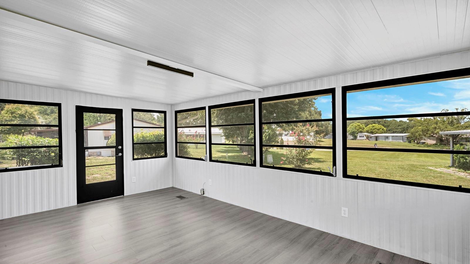 ZELLWOOD STATION - Residential