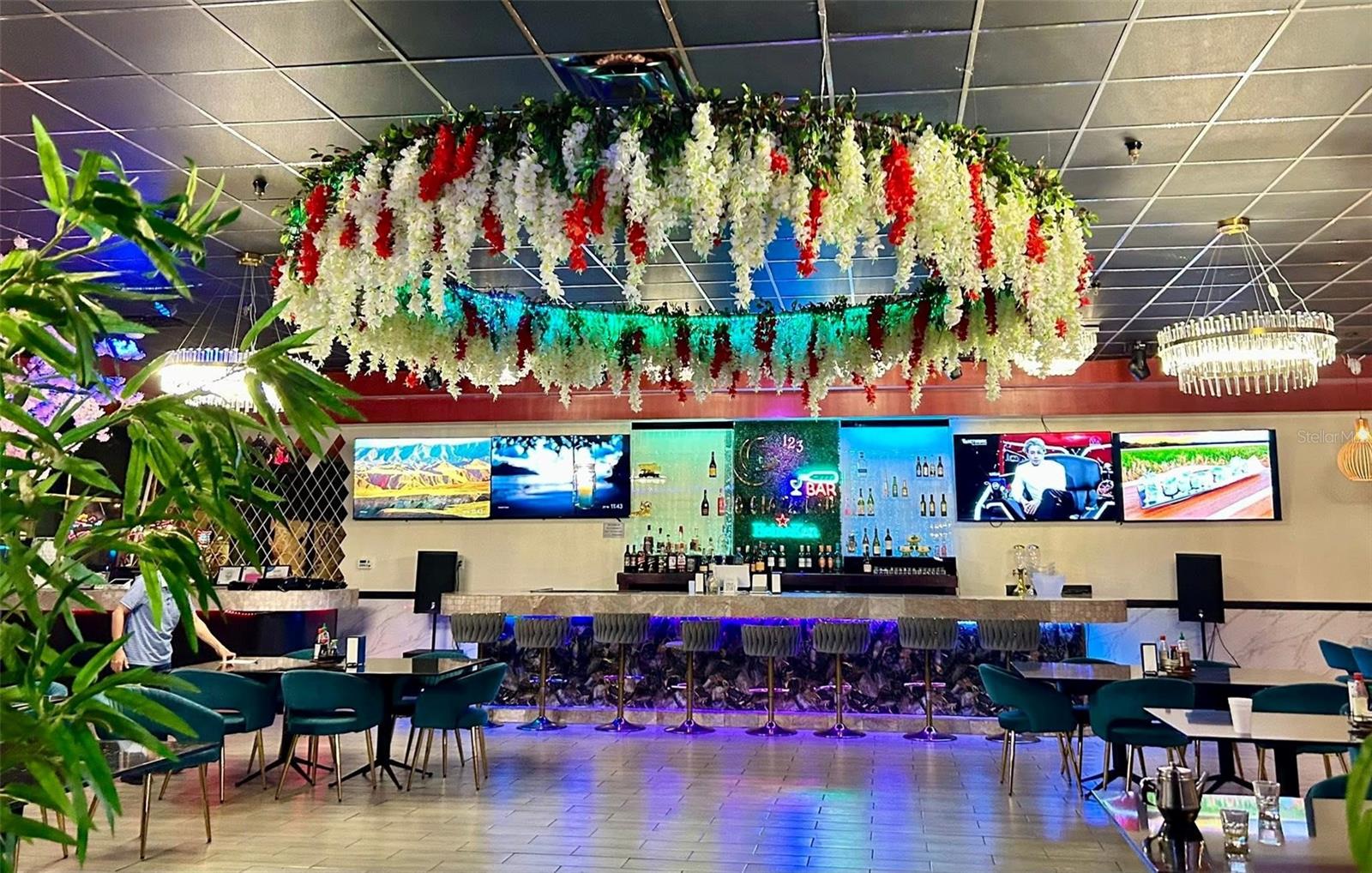 Restaurant for Sale
Space - 5,295 sft
Capacity 220 seat
Fully Equipment
Fully Liquor License (4COP)
Lease 3 yr+5yr optional renwer