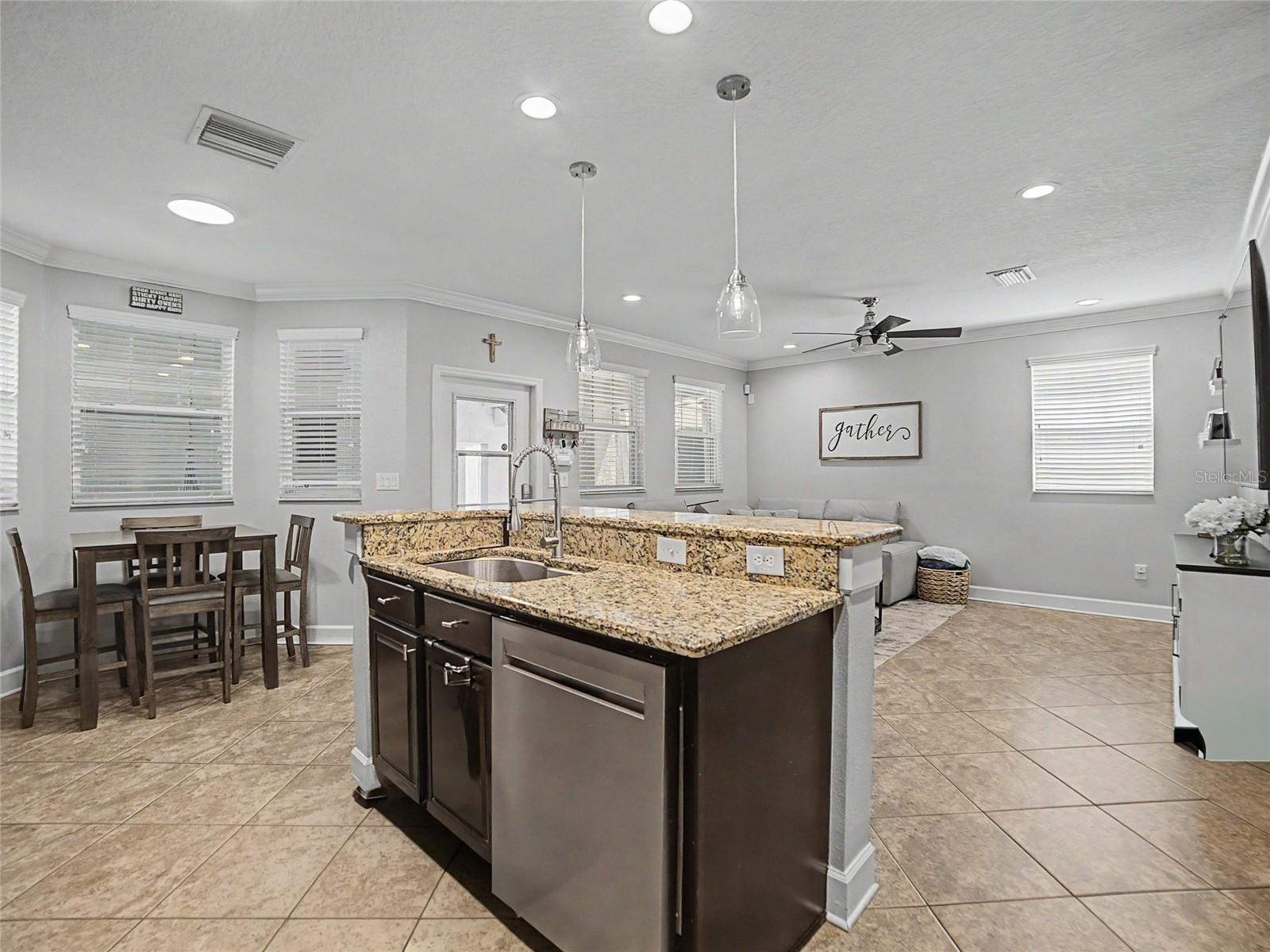 FISHHAWK RANCH TOWNCENTER PHAS - Residential
