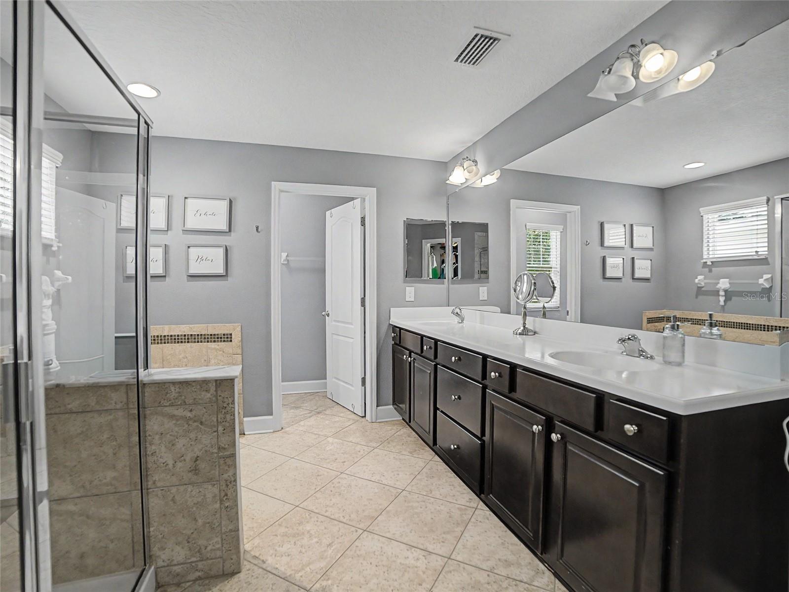 FISHHAWK RANCH TOWNCENTER PHAS - Residential