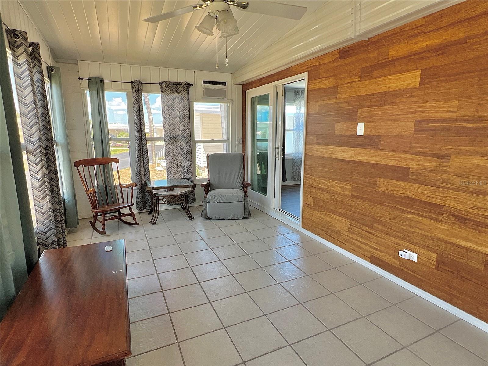 MOBEL AMERICANA MOBILE HOME PARK UNREC - Residential Lease