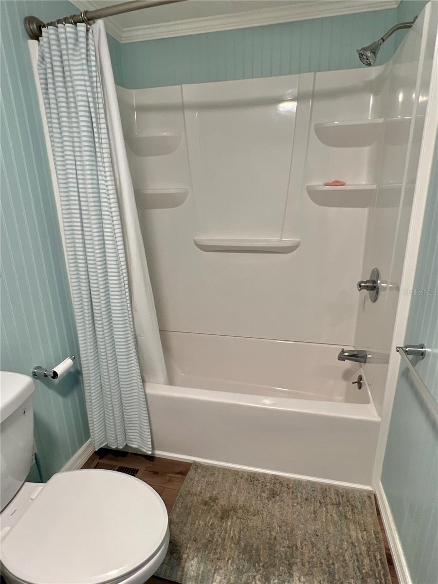 MOBEL AMERICANA MOBILE HOME PARK UNREC - Residential Lease