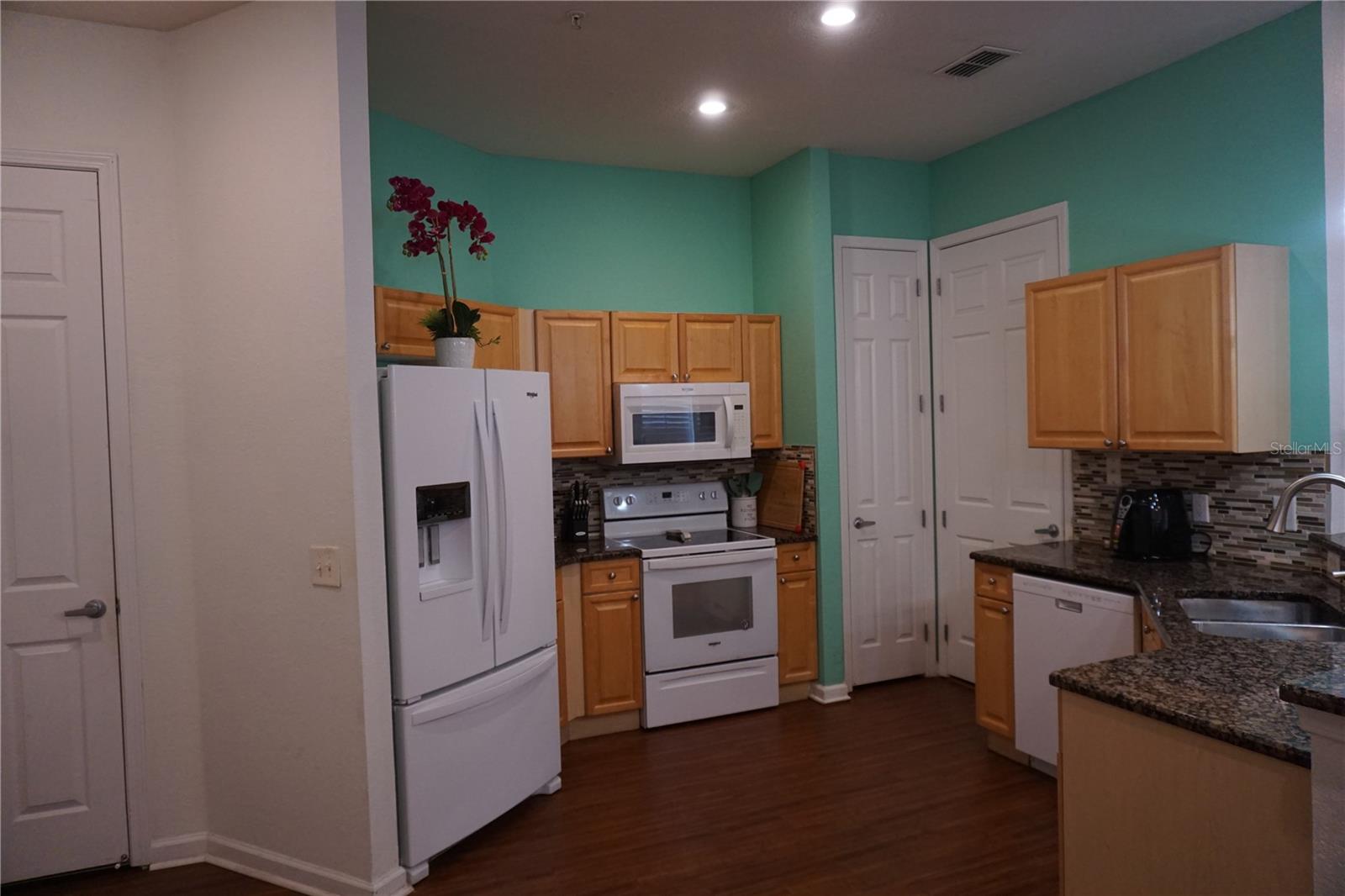 TERRACE RIDGE AT TOWN CENTER EAST CONDO - Residential Lease