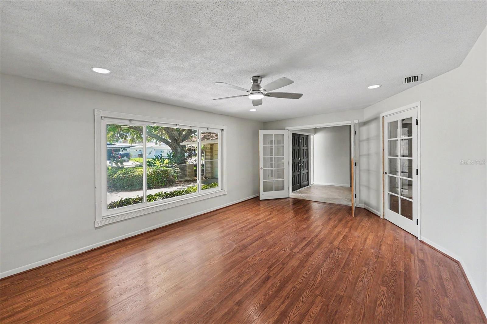 YELLOW BANKS GROVE 4TH ADD - Residential