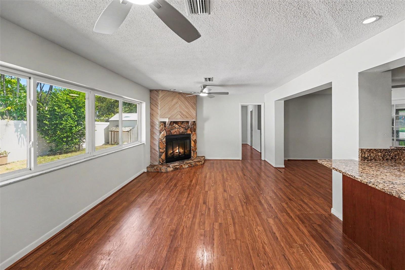 YELLOW BANKS GROVE 4TH ADD - Residential
