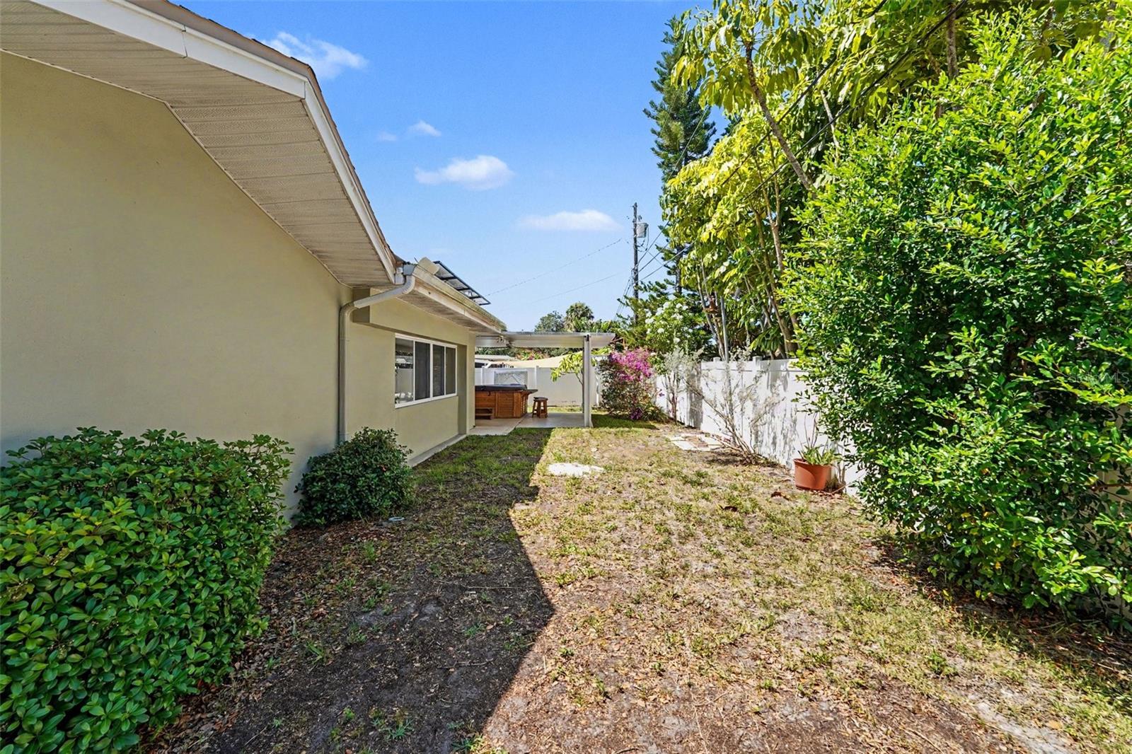 YELLOW BANKS GROVE 4TH ADD - Residential