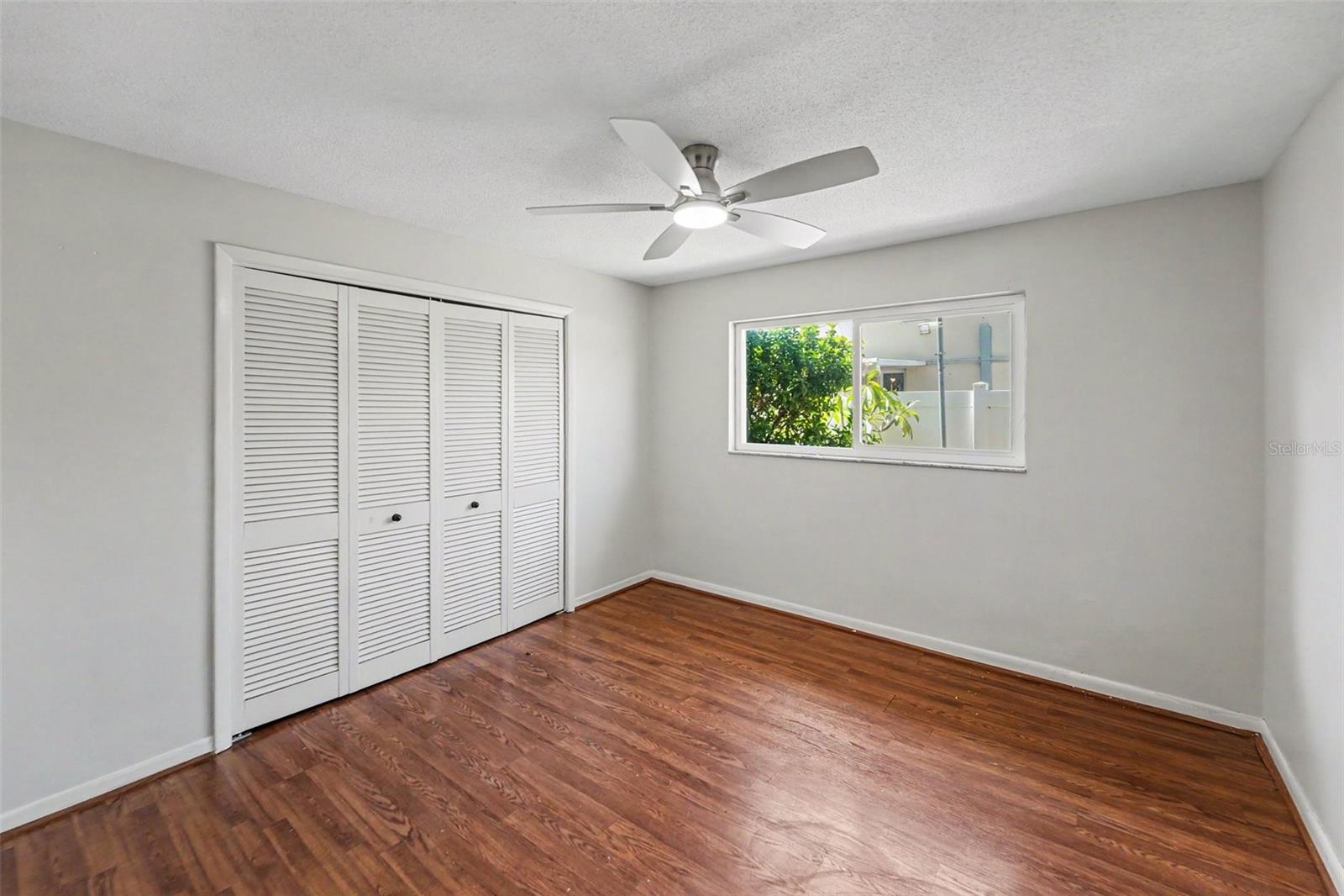 YELLOW BANKS GROVE 4TH ADD - Residential