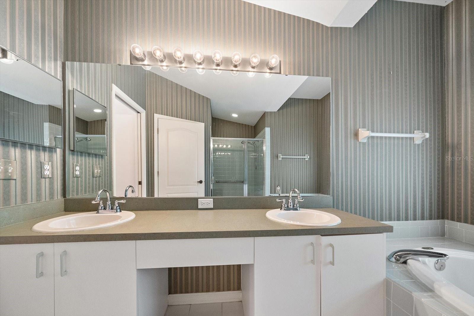 STONEYBROOK AT PALMER RANCH - Residential