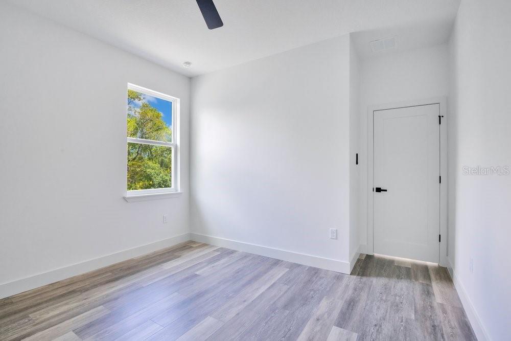 ROYAL TRAILS UNIT 01 - Residential