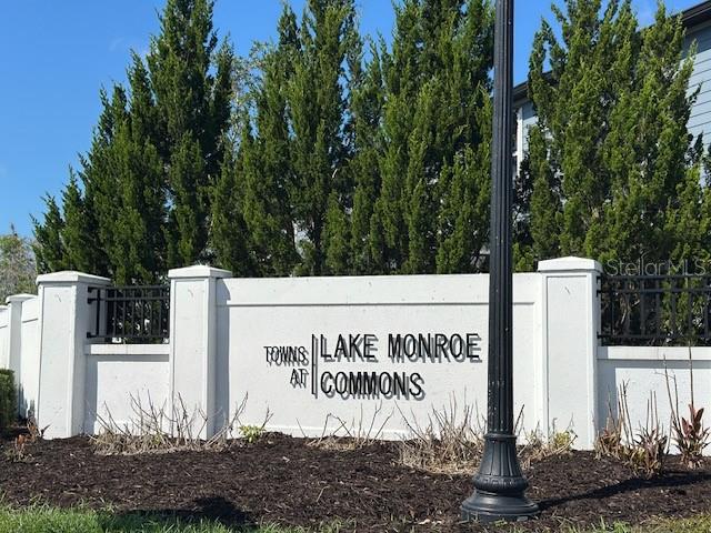 TOWNS AT LAKE MONROE COMMONS - Residential Lease