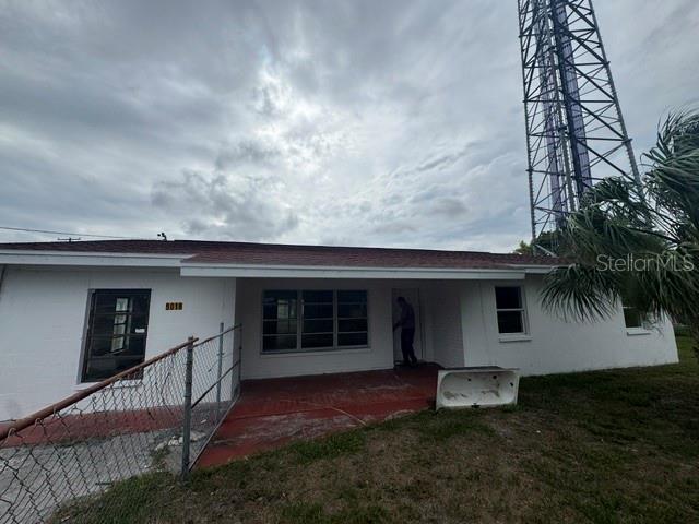 Prime Commercial Property For Lease On Gulf Dr, Right Off Of US 19. Space Includes 2 Open Areas, 5 Private Offices, Bullpen Area, 2-1/2 Bathrooms, Utility Room and Screened In Porch. 61,000 Vehicles Per Day Passing By On US 19 And 4500 on Grand Blvd. Located In A High-Traffic Location With On-Site Parking Ensures Convenience For Staff And Clients Alike. This Is The Perfect Space To Grow Your Business! Schedule A Tour Today! Please See Attached  Video For Interior Pictures.