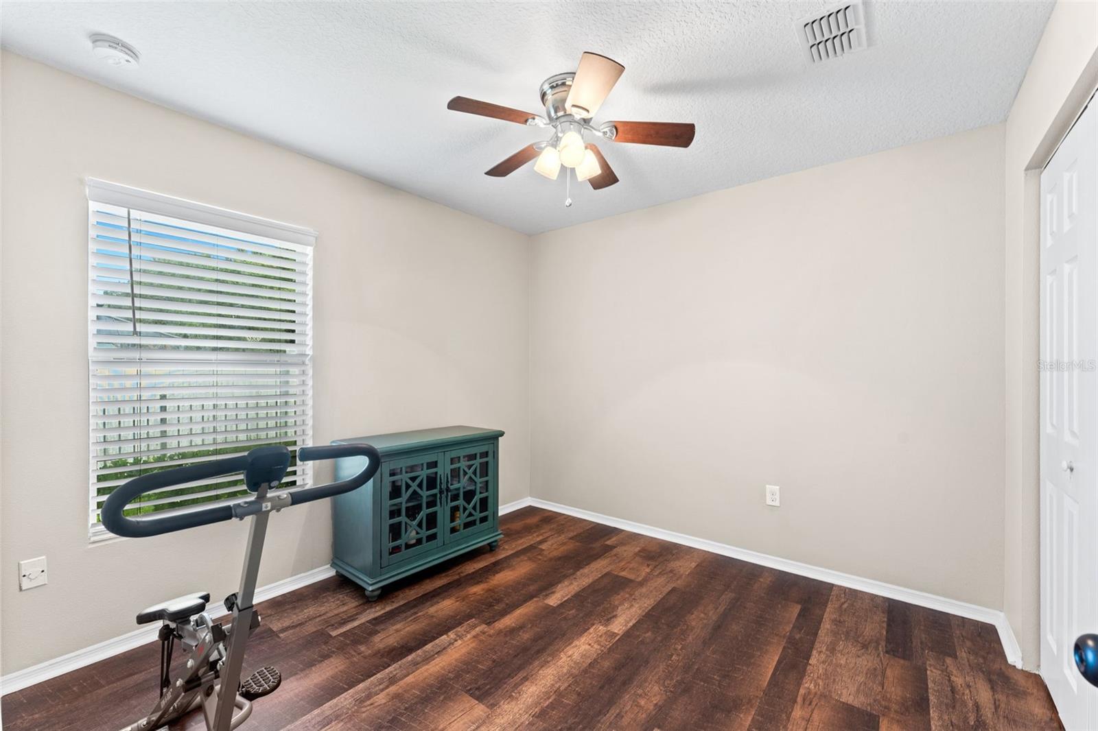 BAYBERRY LAKES - Residential