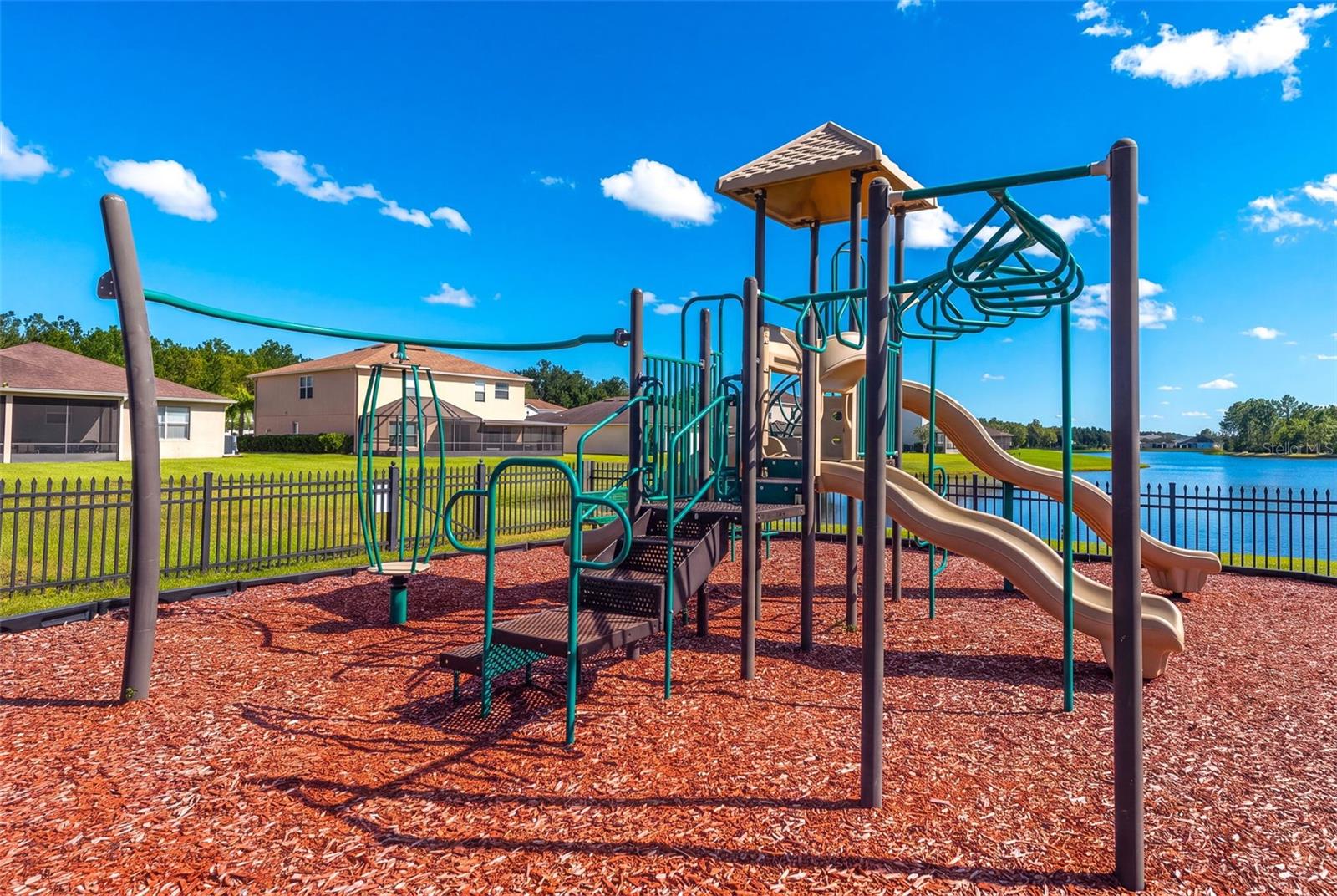 BAYBERRY LAKES - Residential