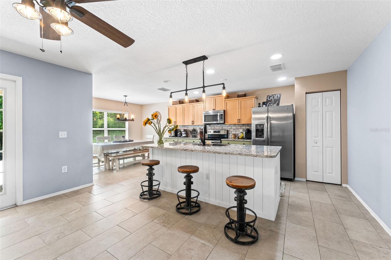 BAYBERRY LAKES - Residential