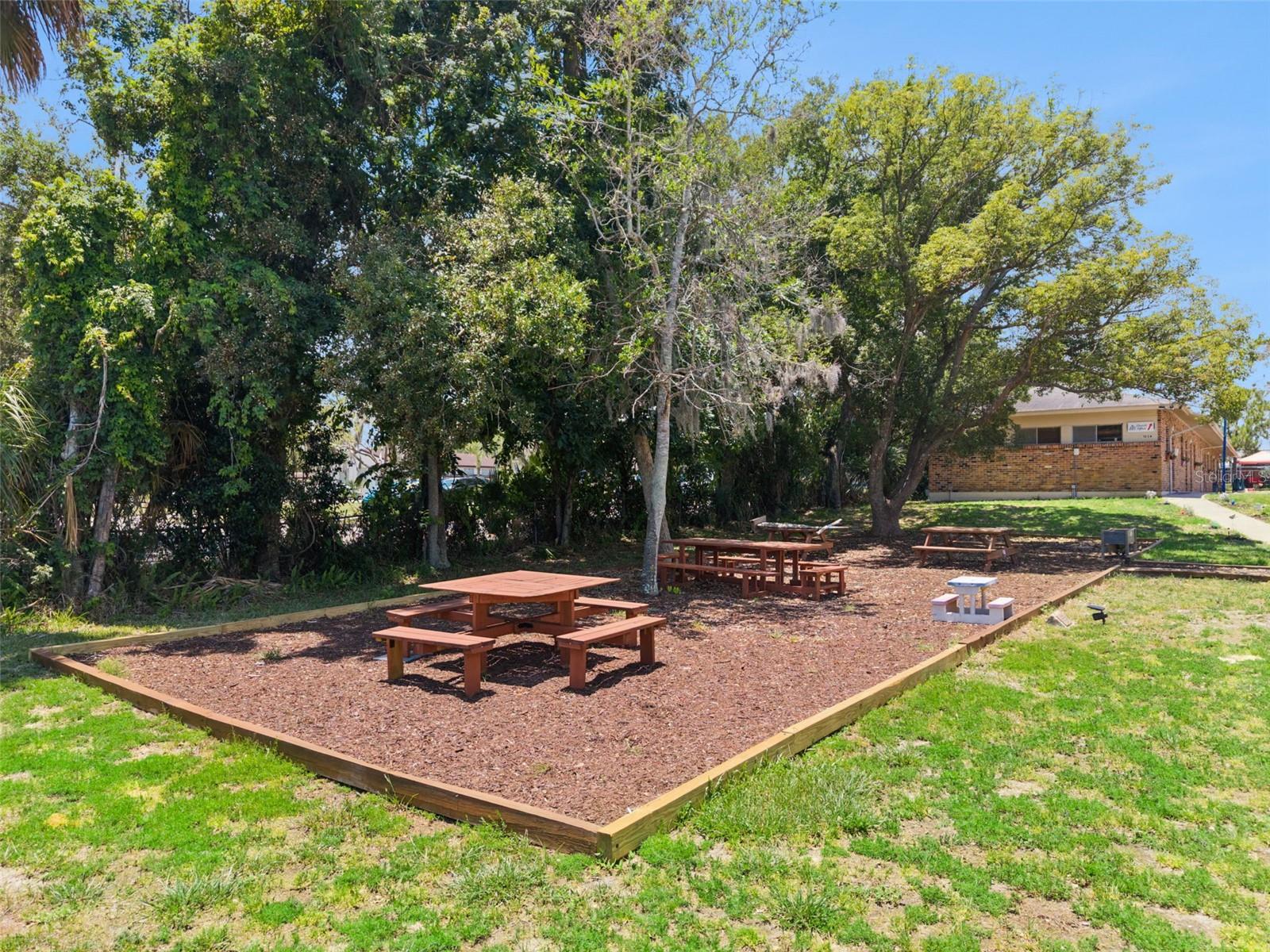 MASON & CARSWELLS HOLLY HILL - Commercial Sale