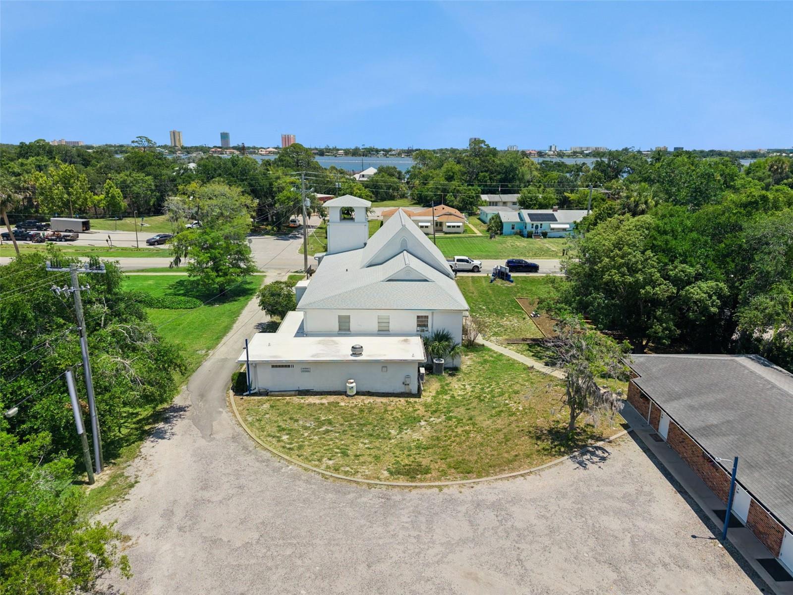 MASON & CARSWELLS HOLLY HILL - Commercial Sale