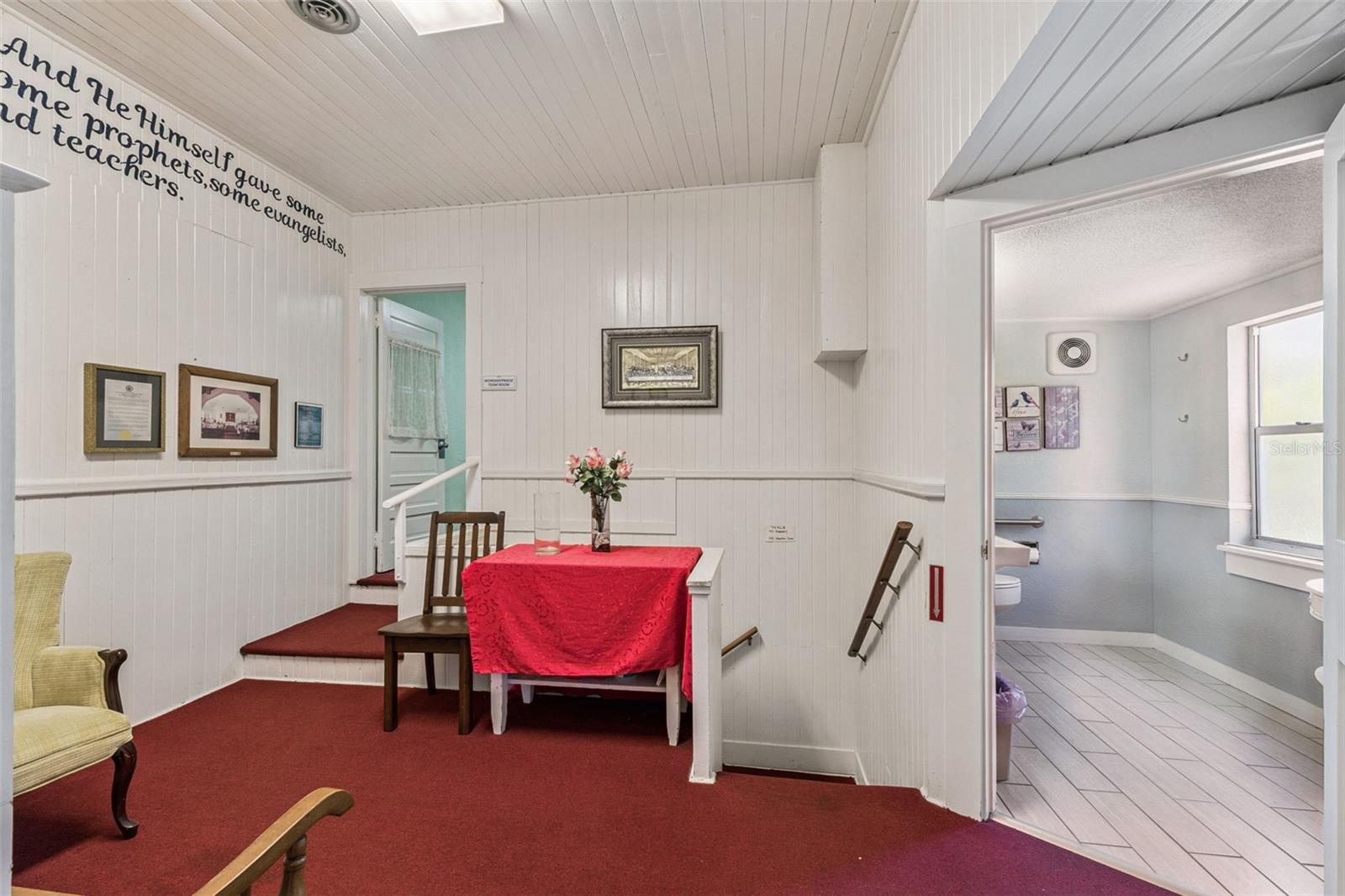MASON & CARSWELLS HOLLY HILL - Commercial Sale