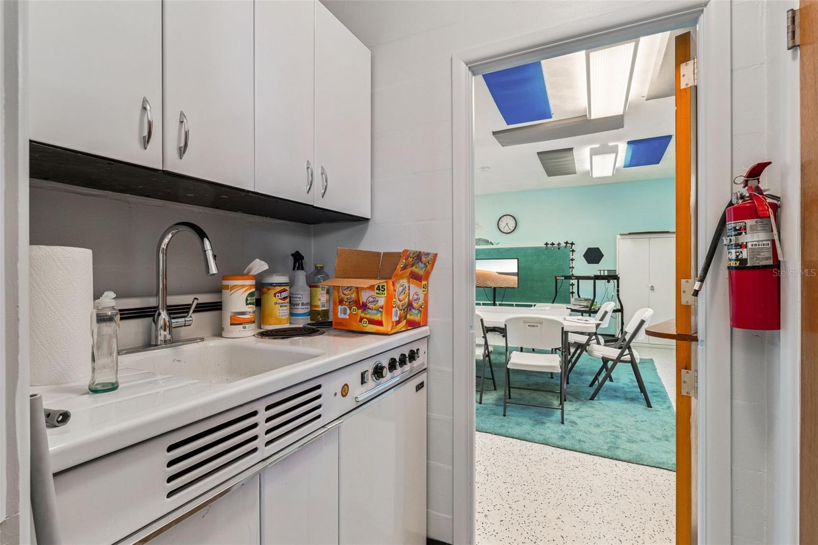 MASON & CARSWELLS HOLLY HILL - Commercial Sale