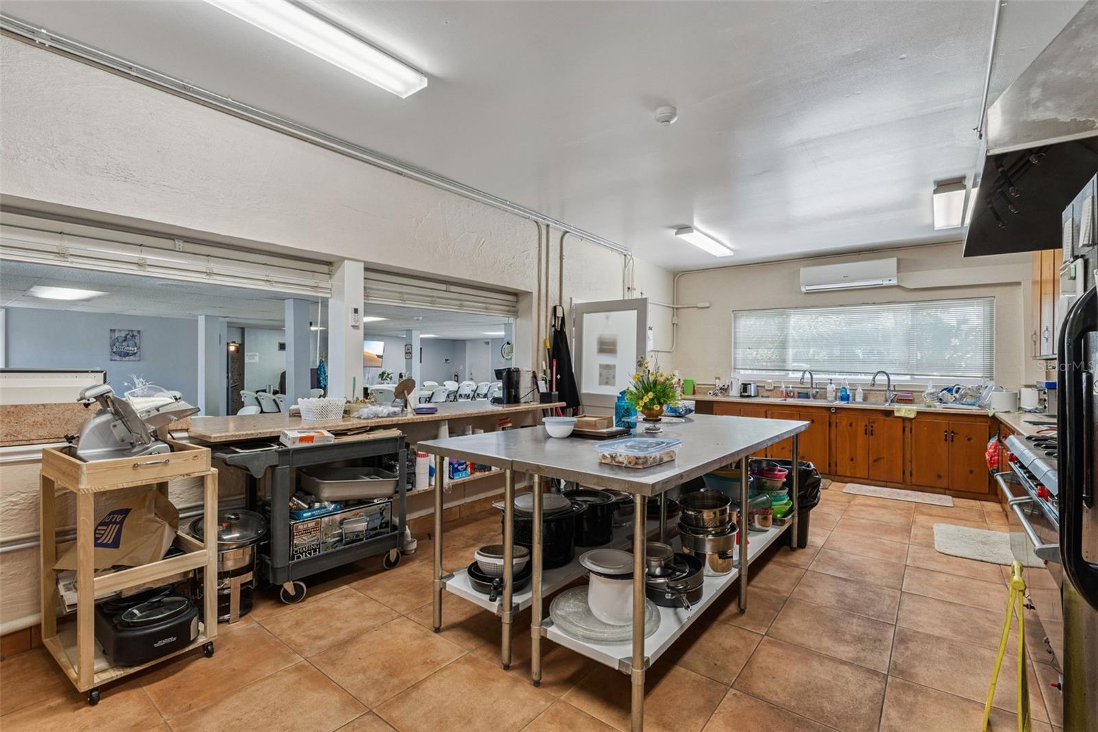 MASON & CARSWELLS HOLLY HILL - Commercial Sale