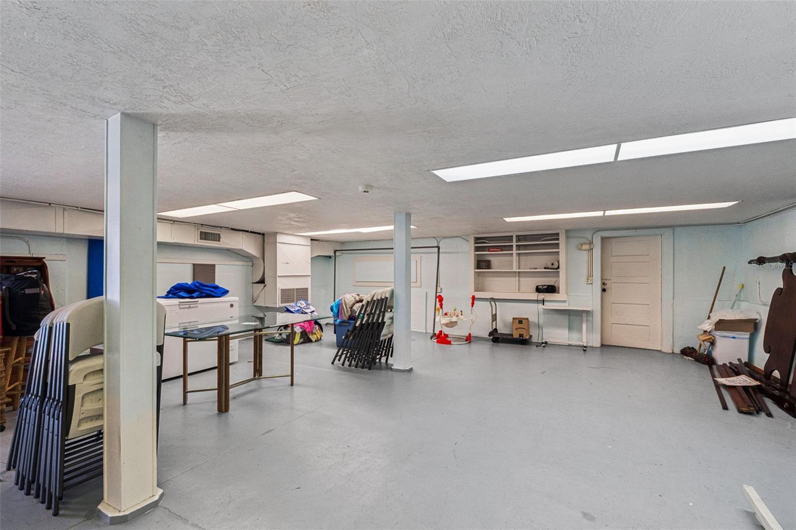 MASON & CARSWELLS HOLLY HILL - Commercial Sale
