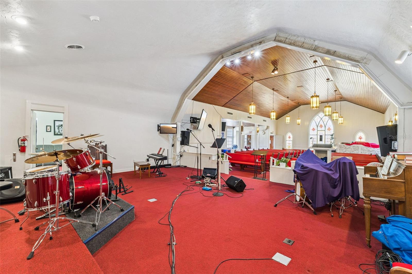 MASON & CARSWELLS HOLLY HILL - Commercial Sale