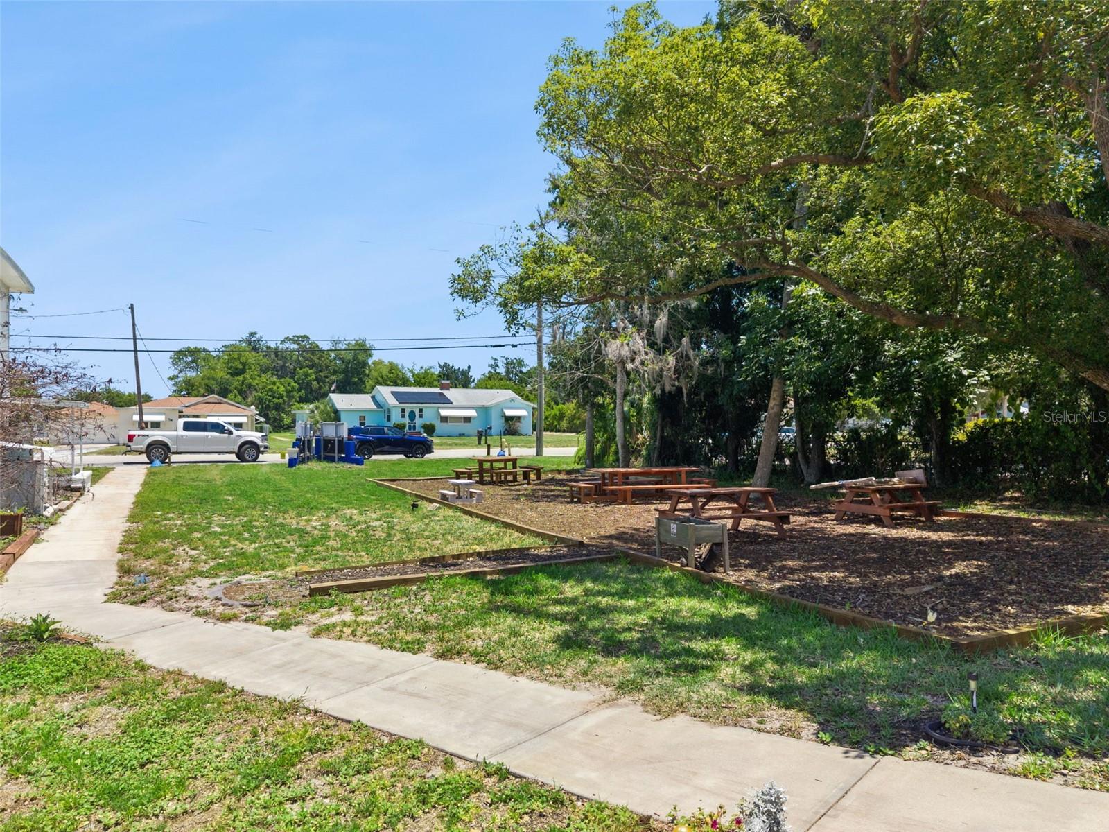 MASON & CARSWELLS HOLLY HILL - Commercial Sale