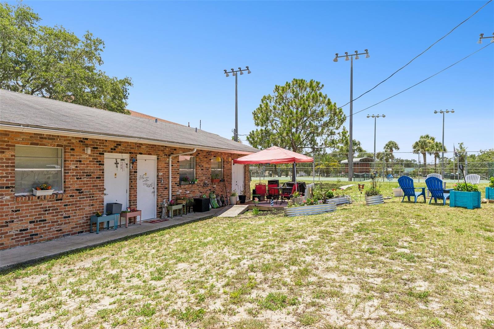 MASON & CARSWELLS HOLLY HILL - Commercial Sale