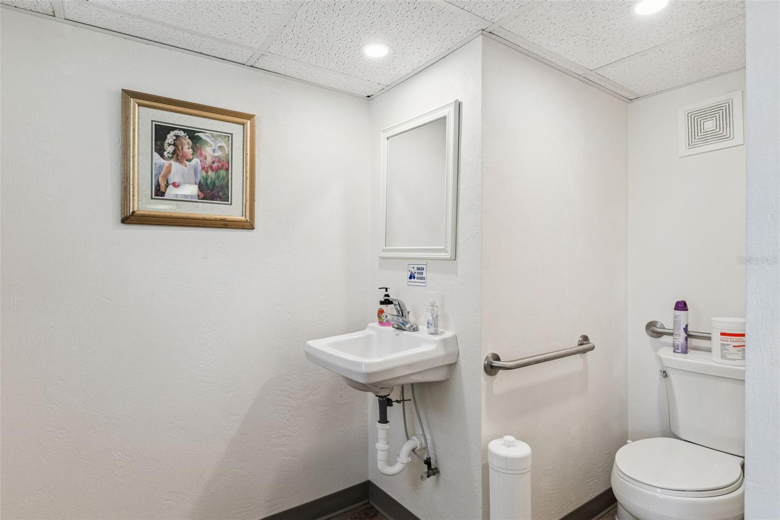 MASON & CARSWELLS HOLLY HILL - Commercial Sale